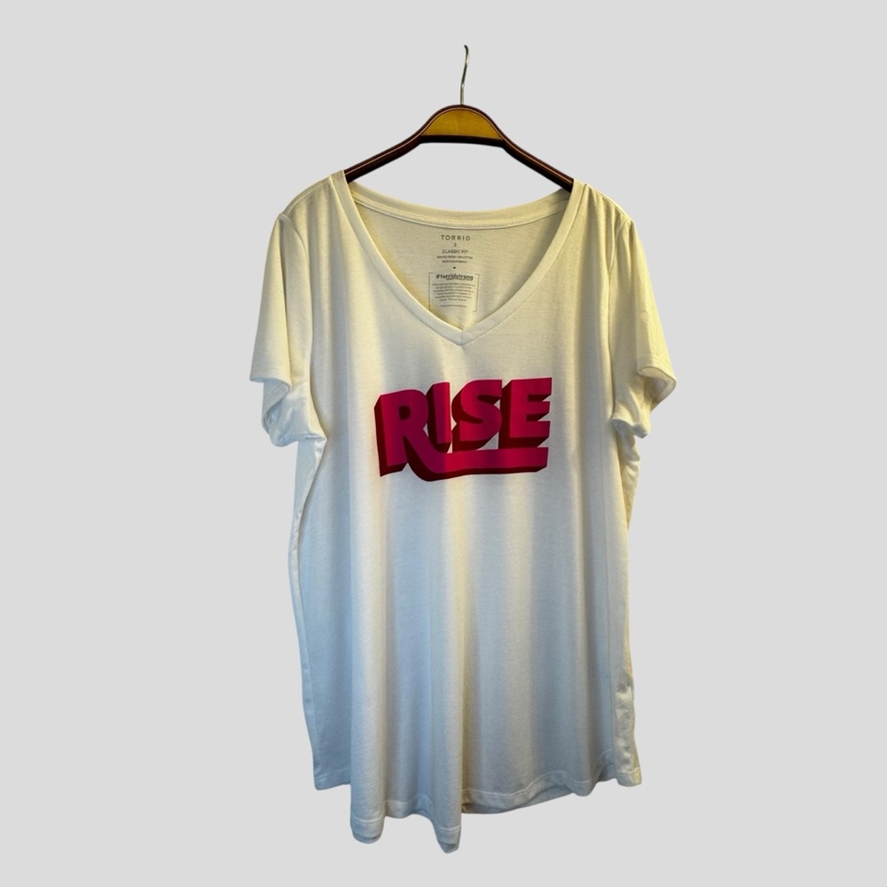 Torrid Women’s RISE Graphic V-Neck Tee White Pink Plus Size 2 18/20